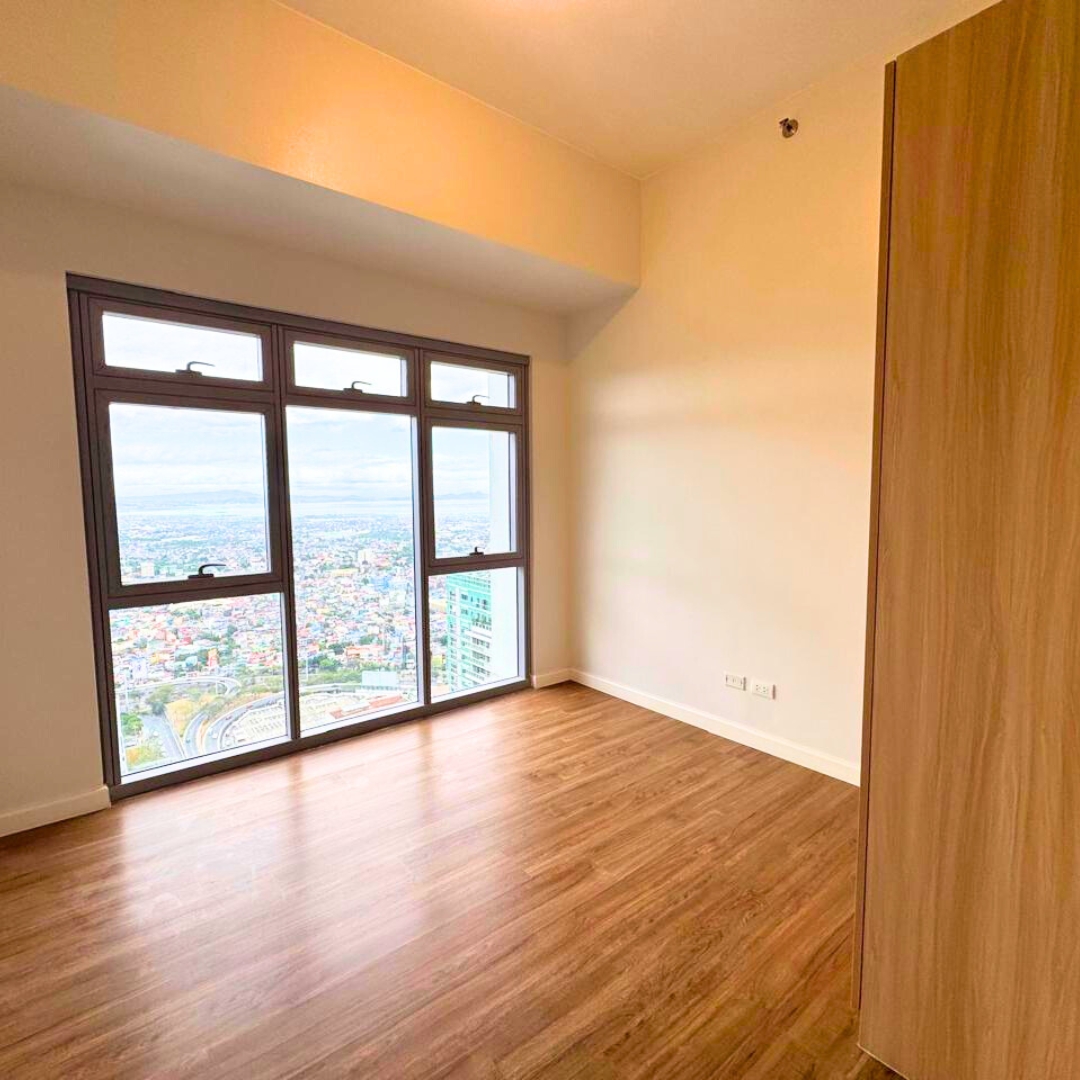 2 BR Condo Unit in Park Triangle Residences at 82 SQM Floor Area, Unfurnished, High Floor, w/ 2 Parking Slots & Balcony, Taguig, FOR LEASE view 5