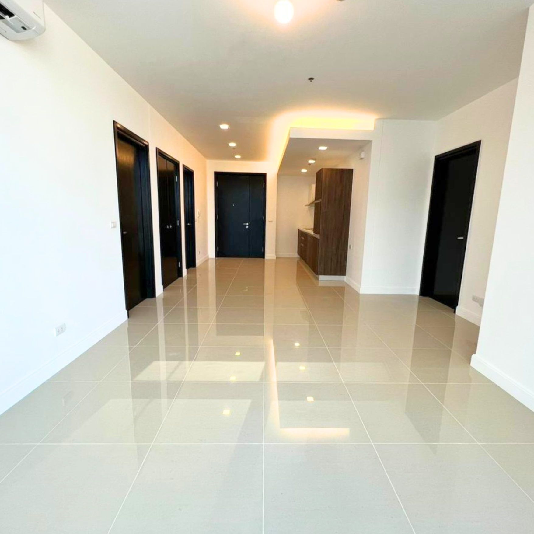 2 Bedroom in West Gallery Place at 91 SQM Floor Area, 8th Floor, 1 Parking Inclusive, BGC Taguig City, FOR SALE view 3